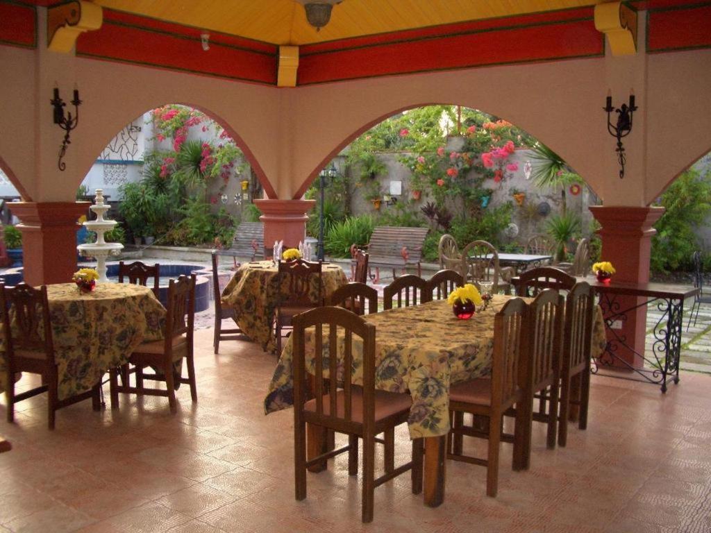 Hotel Casa La Granja à Iloilo Extérieur photo