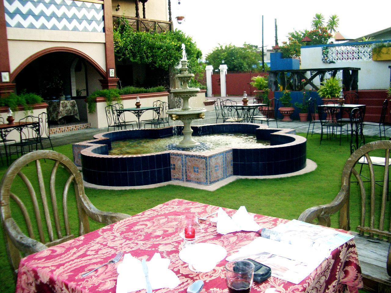 Hotel Casa La Granja à Iloilo Extérieur photo