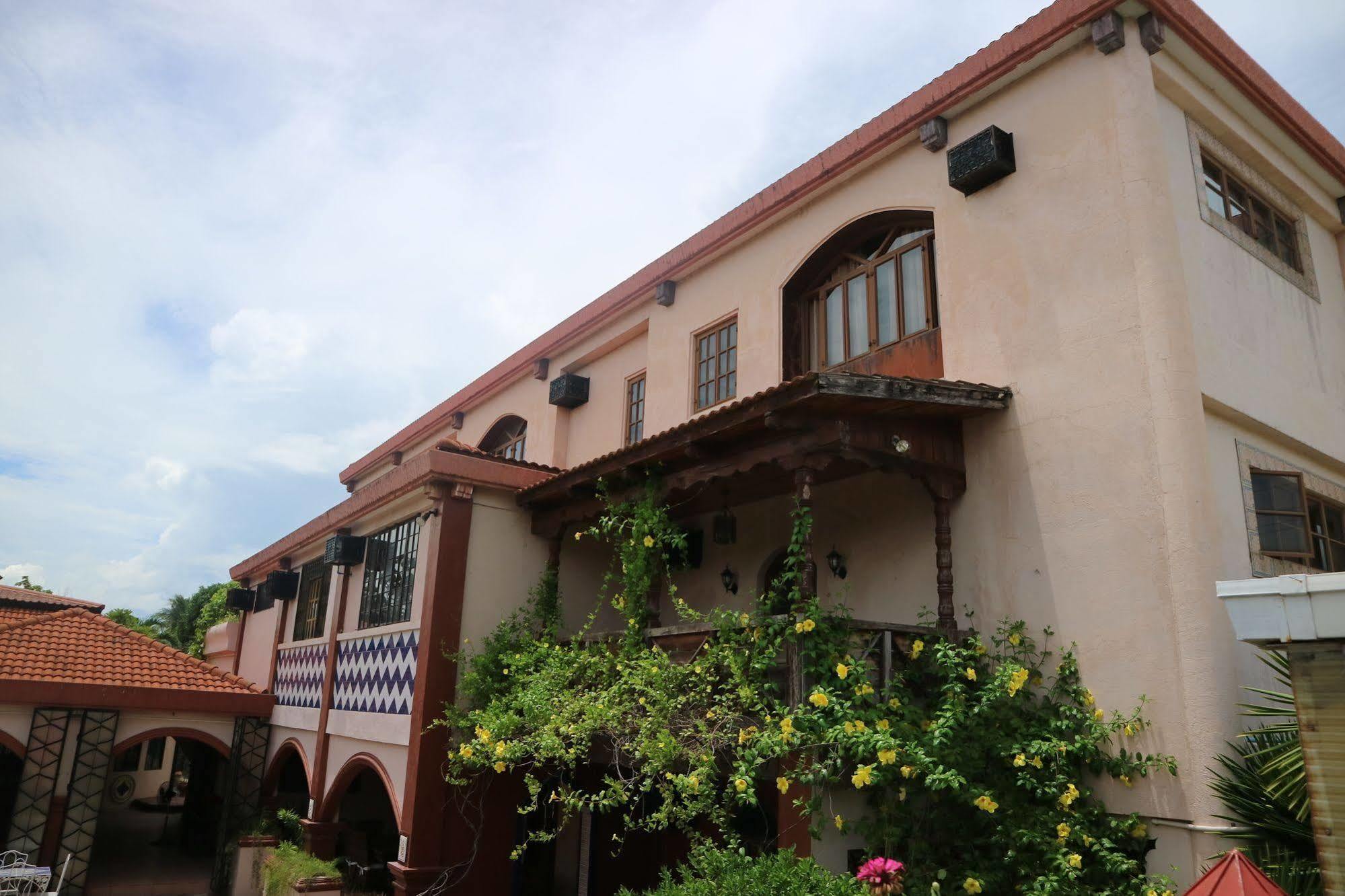 Hotel Casa La Granja à Iloilo Extérieur photo