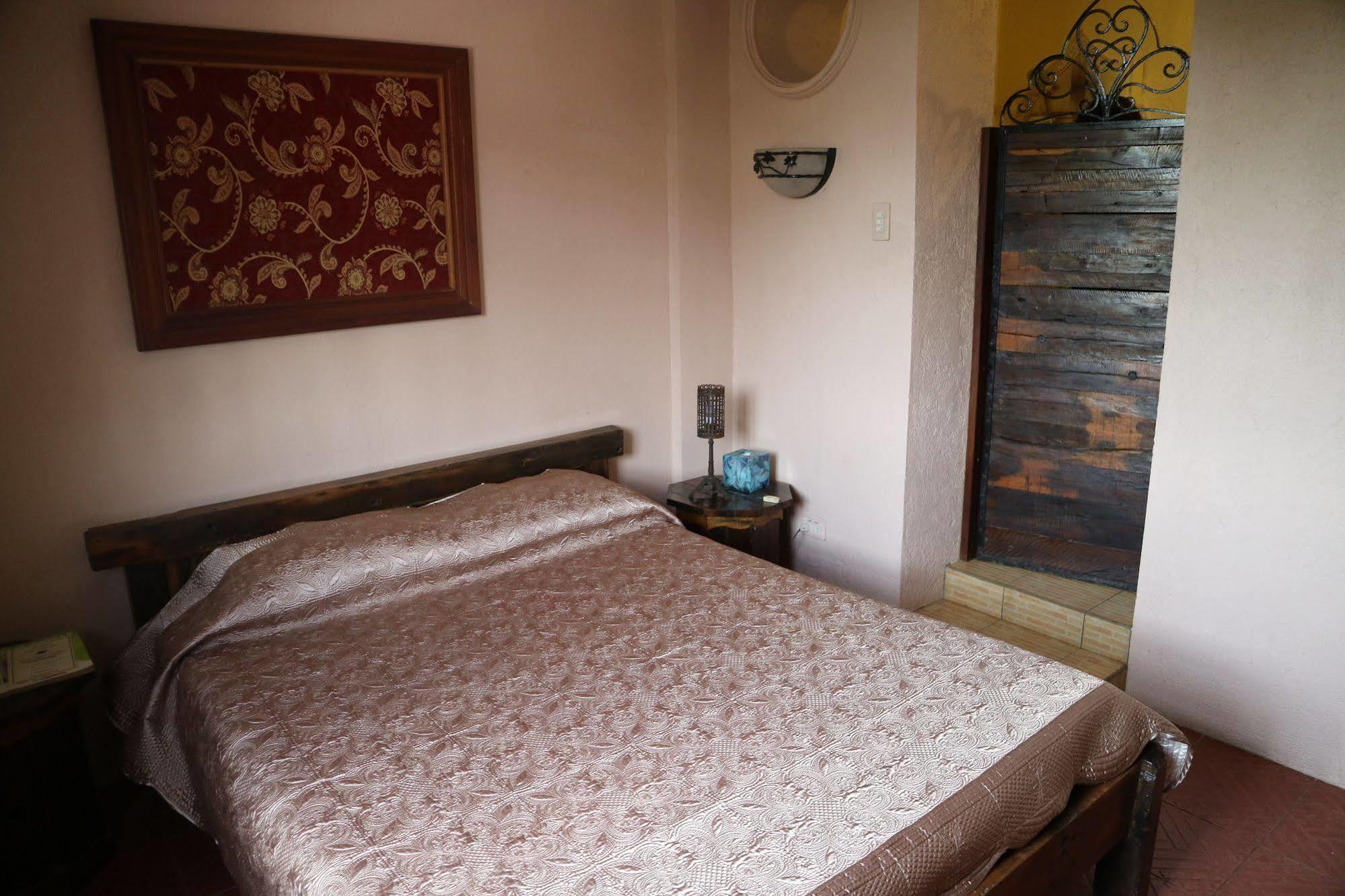 Hotel Casa La Granja à Iloilo Extérieur photo